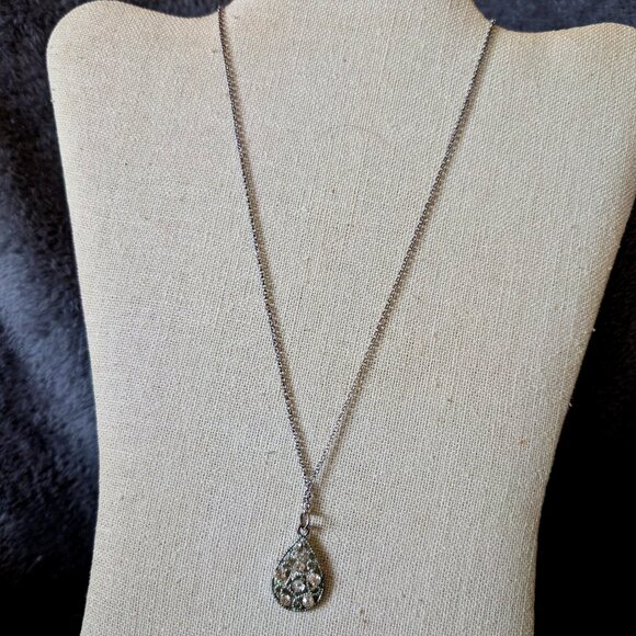 SILVER TONE CHAIN HAS GEMMED TEARDROP AND FLOWER WITH FILIGREE #14 - Picture 1 of 3